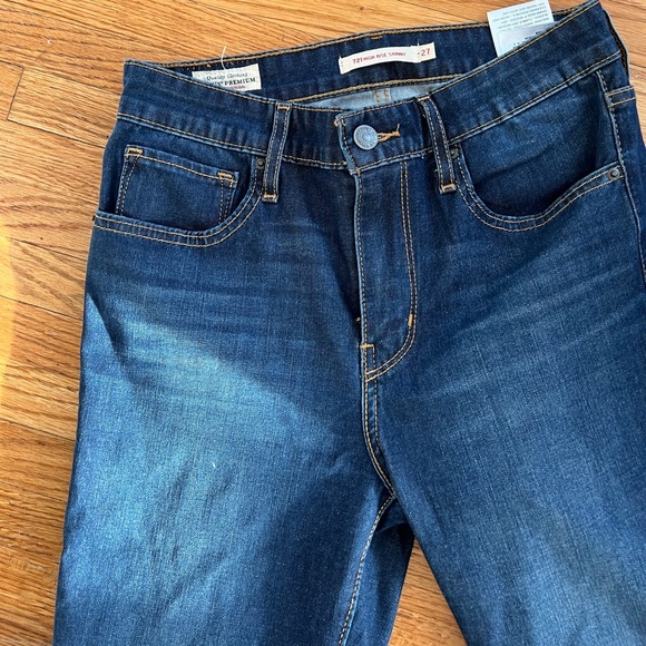 Levi’s High Rise Skinny - Picture 3 of 5